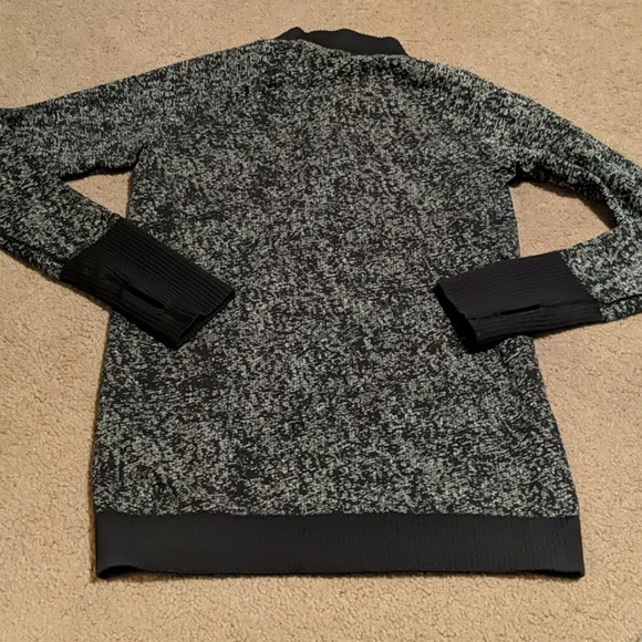 COPY - Lululemon Rest Less 1/2 Zip
in Black / White size 6 - Picture 8 of 8